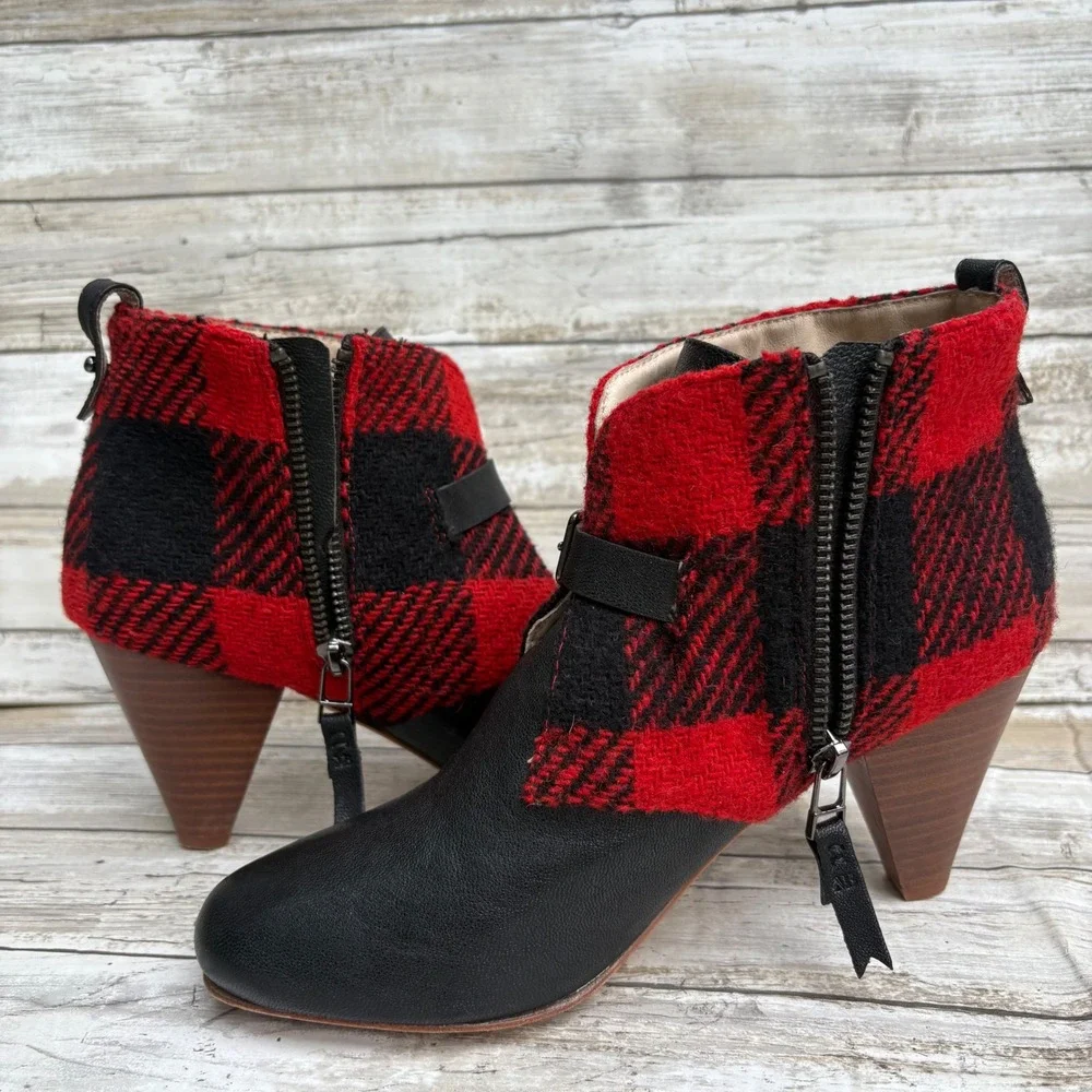 Matt Bernson Ankle Boots 7 Black Red Buffalo Plaid Leather Wool Buckle Booties